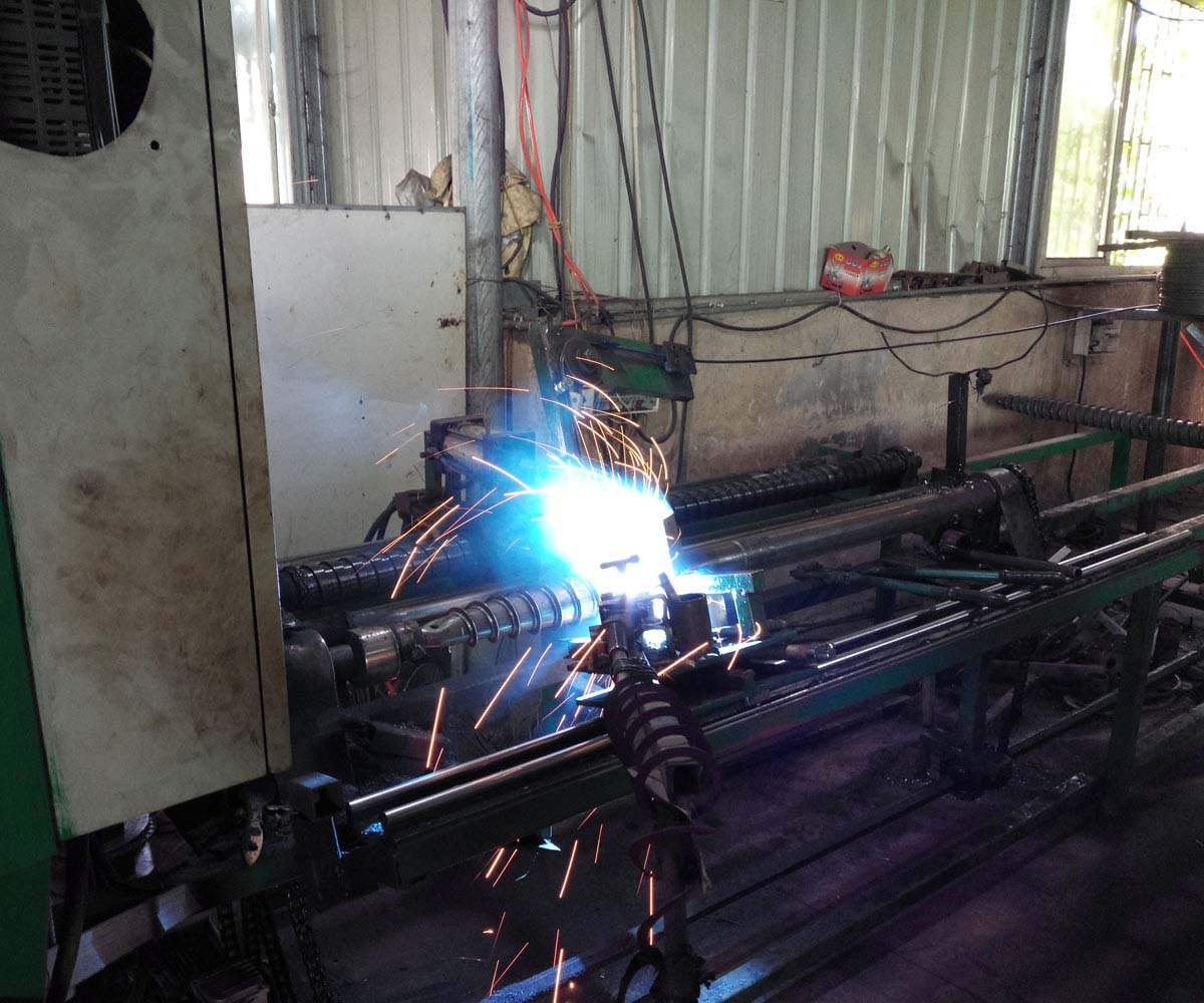 Soldadura con tornillo de tierra