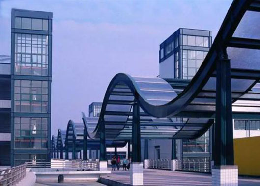 La industria fotovoltaica entra en el campus